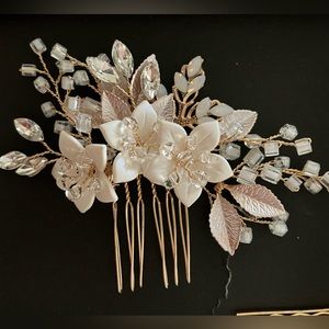 Hair piece with flower